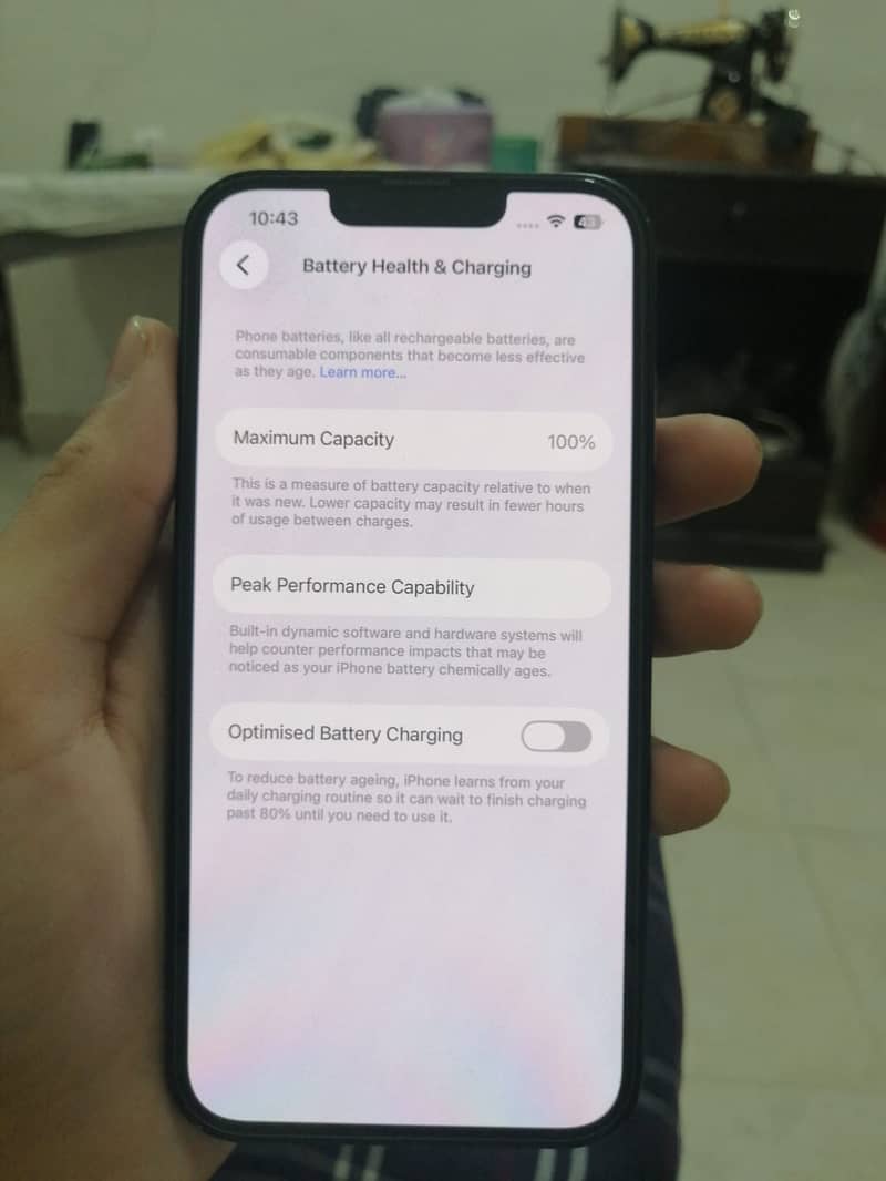 Apple iPhone 13 4