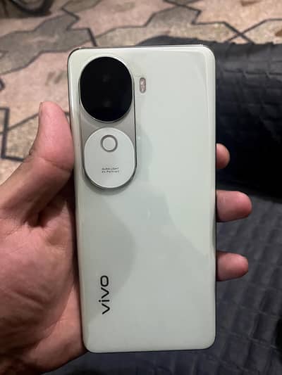 Vivo V40e