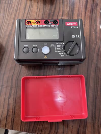 UNI-T UT501A Insulation resistance tester