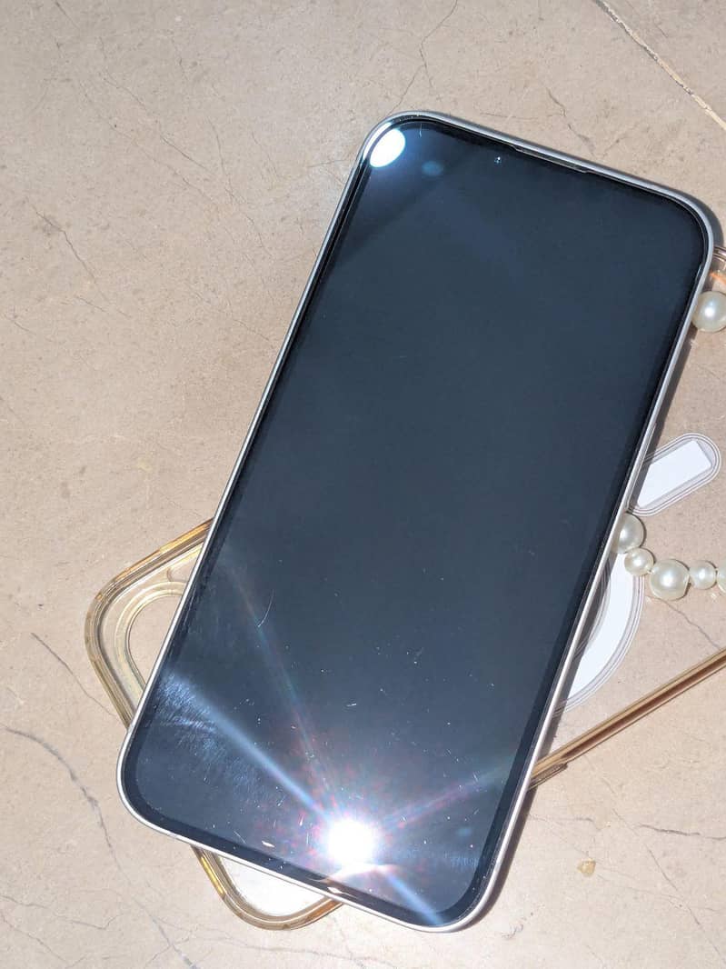Apple iPhone 16e 2