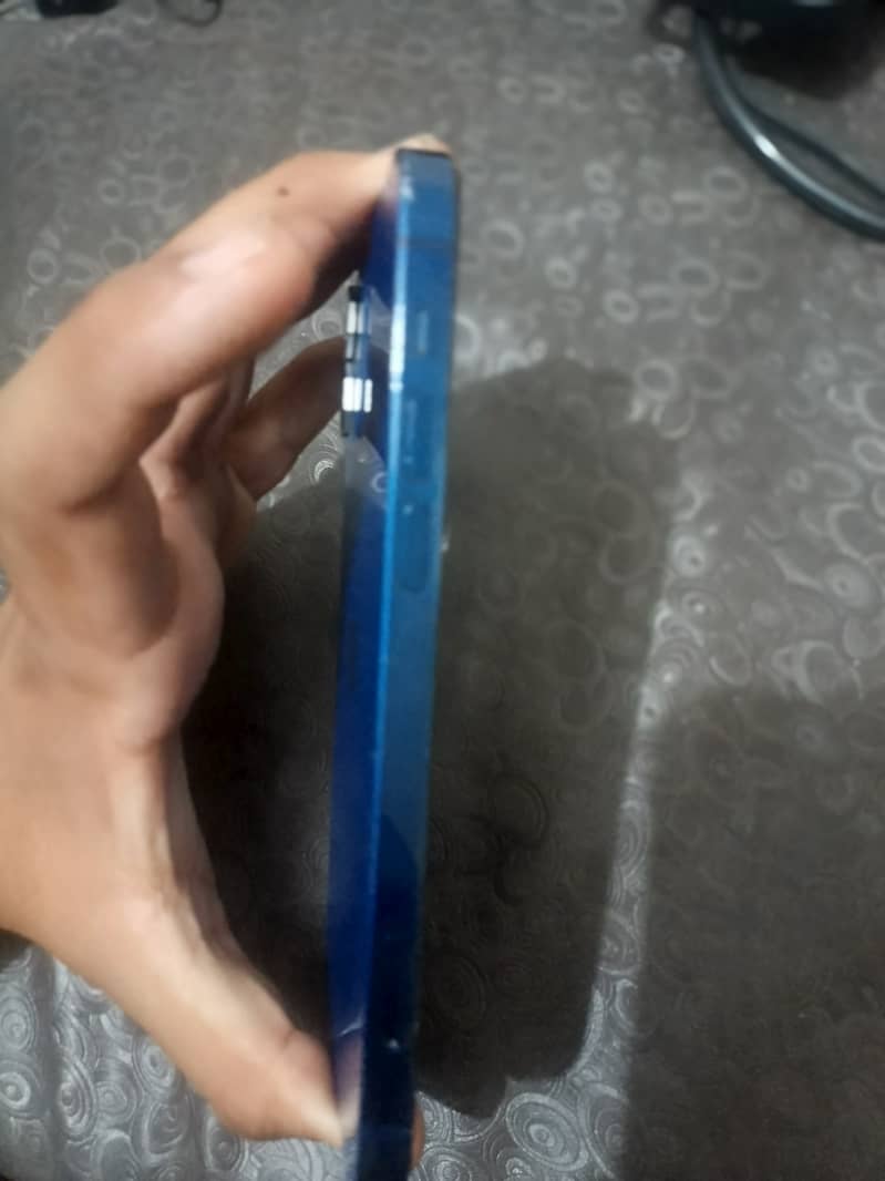Apple iPhone 12 3