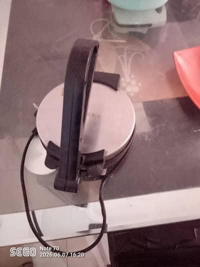 Cambridge roti maker