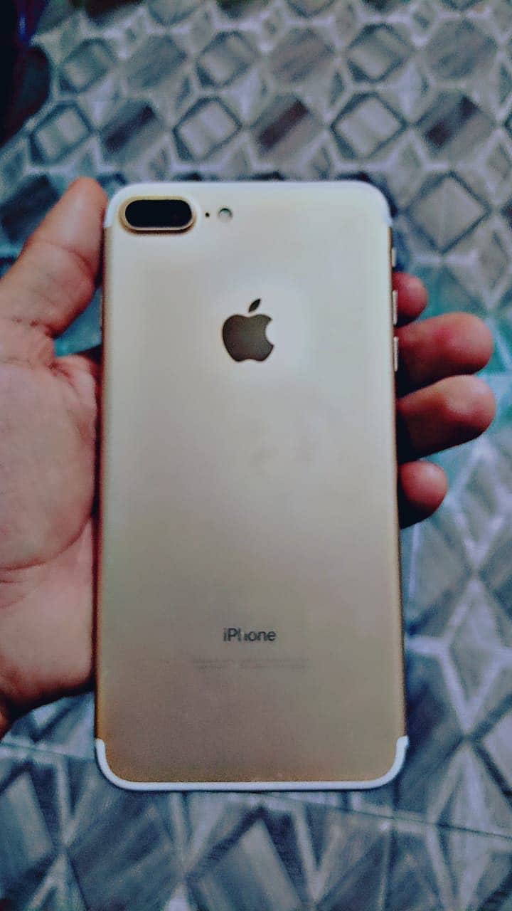 Apple iPhone 7 Plus 0