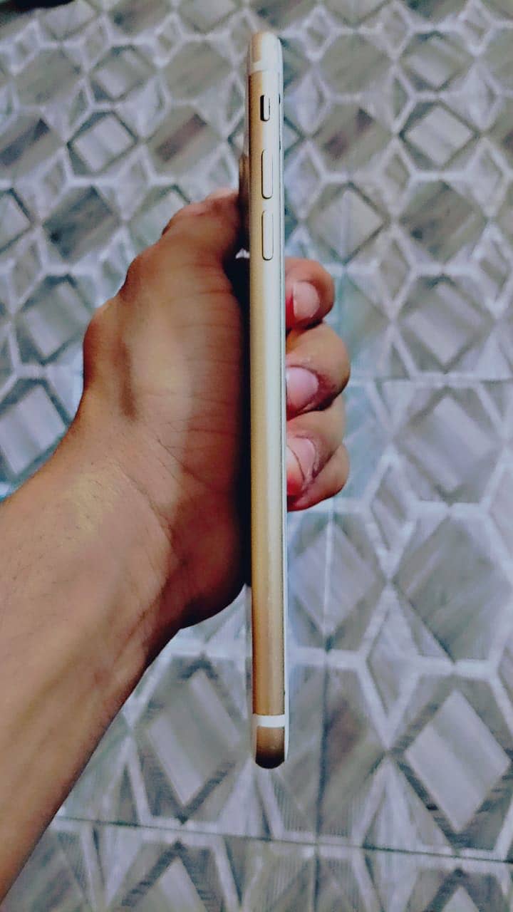 Apple iPhone 7 Plus 2