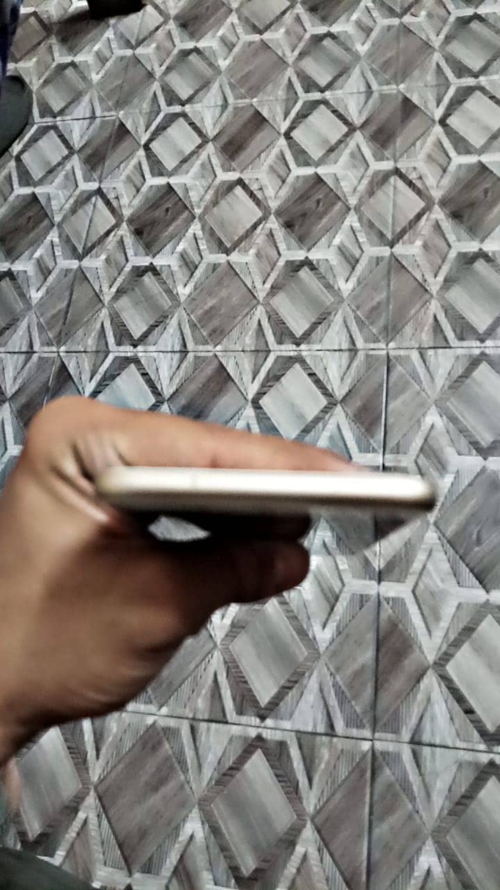 Apple iPhone 7 Plus 4
