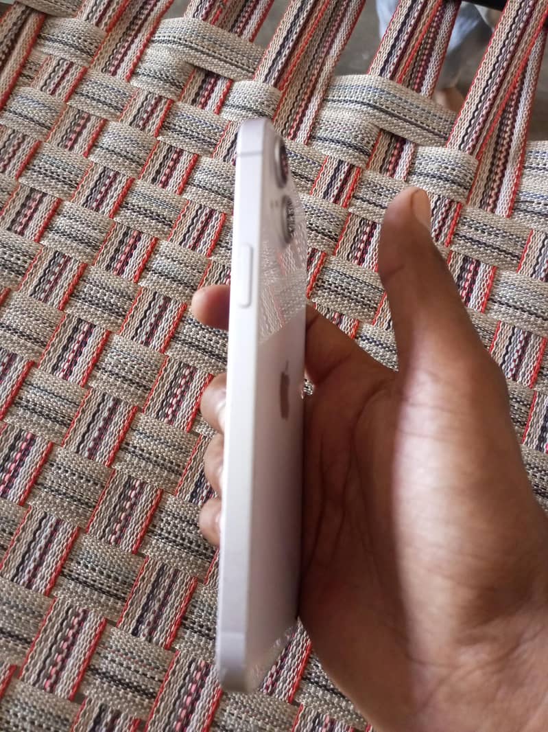 Apple iPhone 14 plus 3