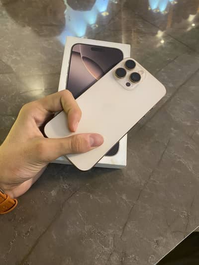 Apple iPhone 16 Pro Max