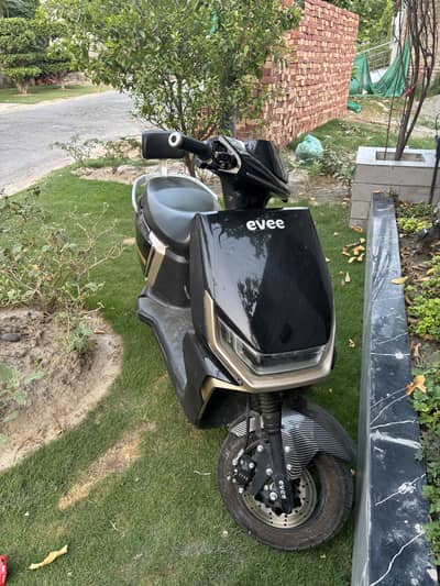 Price is negotiable contact on whatsapp 03188272080