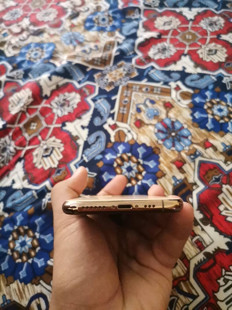 iphone 11 pro 2