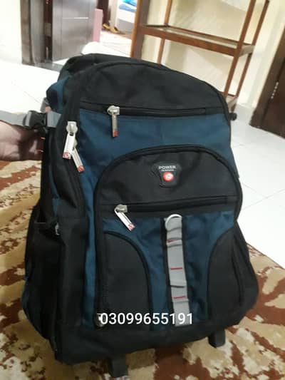 USED AND NEW SCHOOL BAGS IN EXCELLENT CONDITION