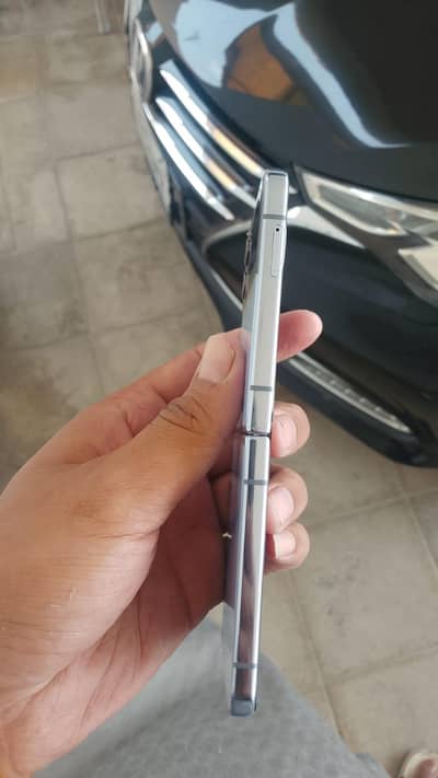 Samsung Mobile F04