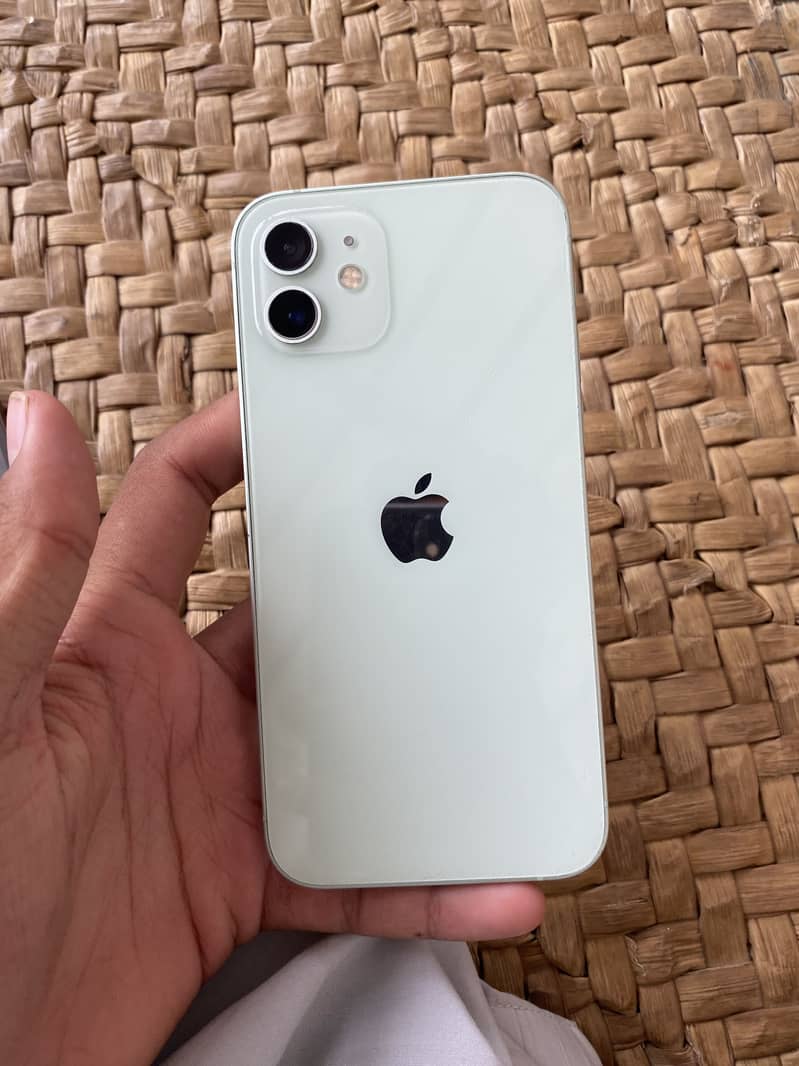 Apple iPhone 12 2