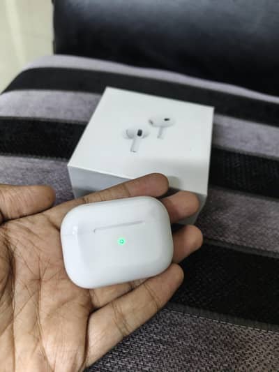 Airpods Pro 2 with complete box 10/10 with free case