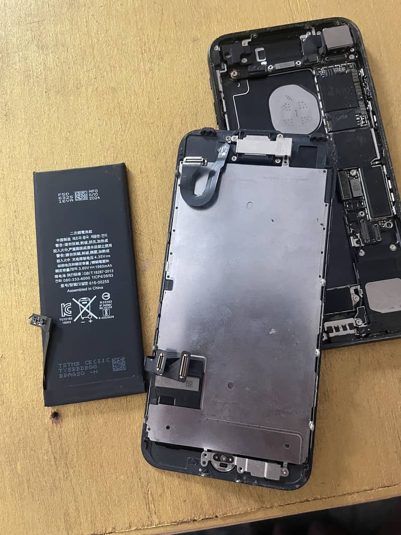 Apple iPhone 7 2