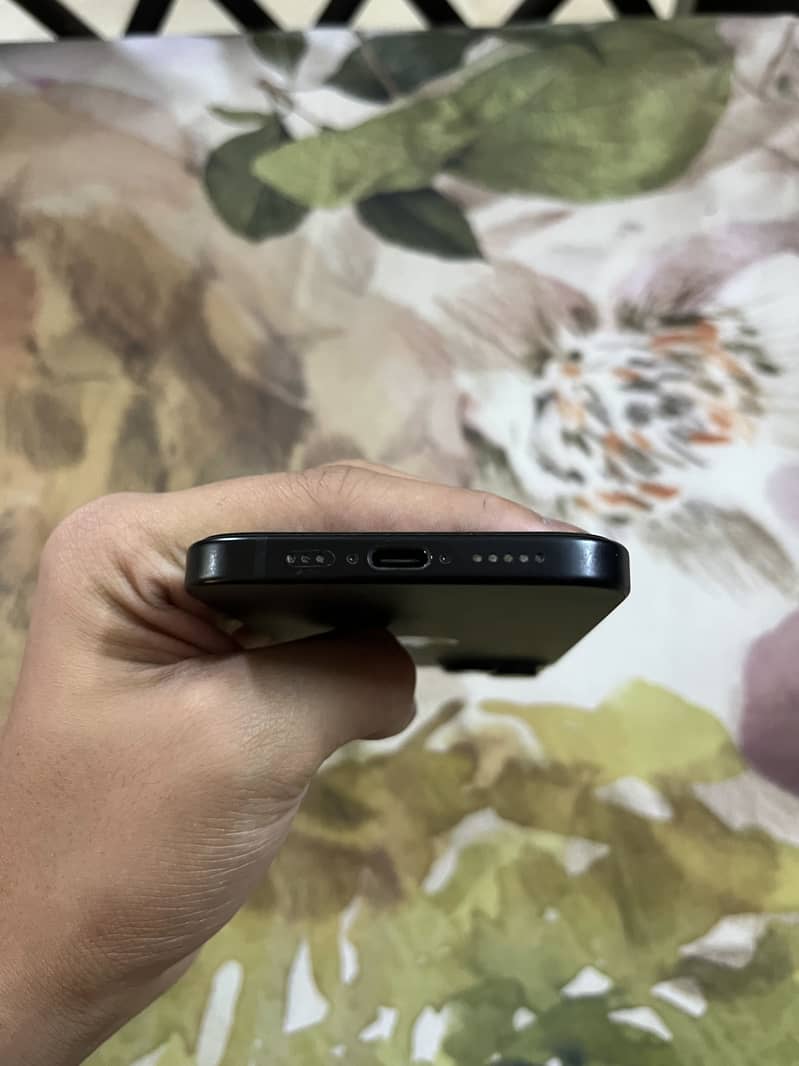 Apple iPhone 15 2