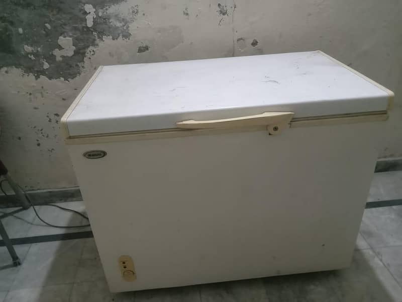 waves deep freezer 1