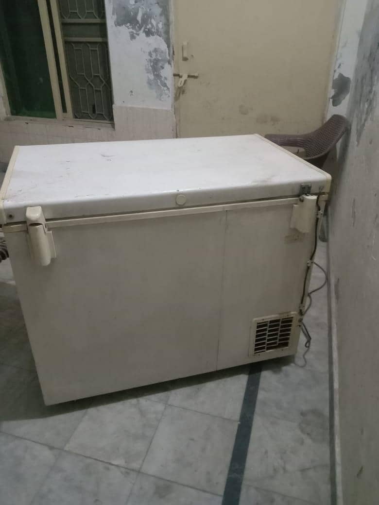 waves deep freezer 8