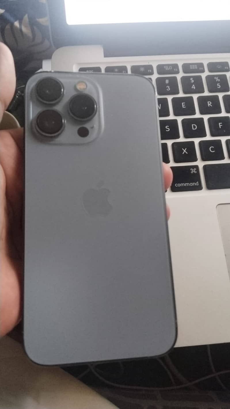 Apple iPhone 13pro 2