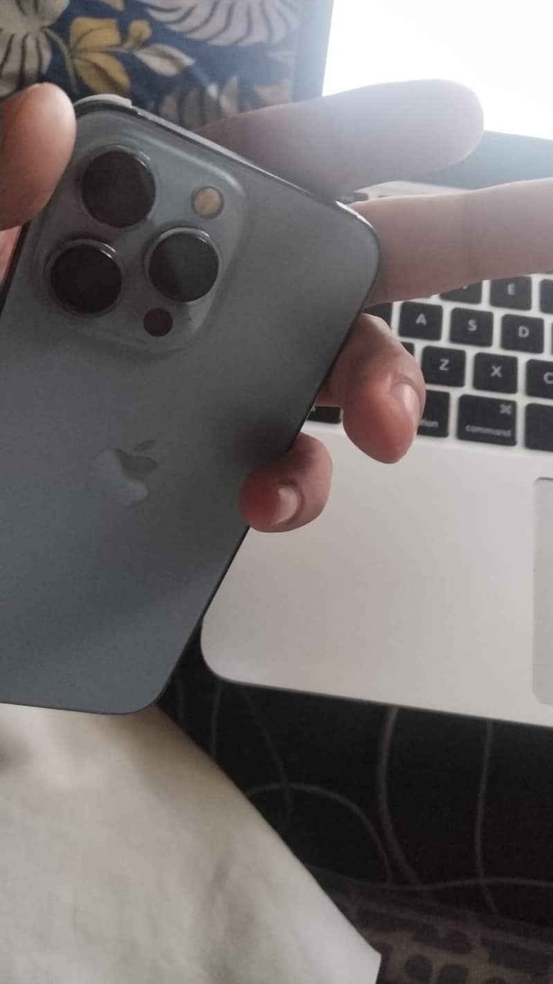 Apple iPhone 13pro 4
