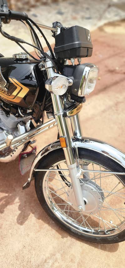 Honda 125 gold edition