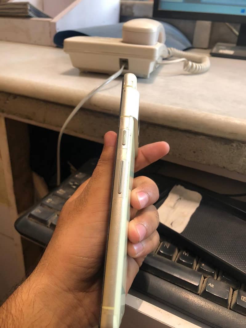 Google Pixel 7 4