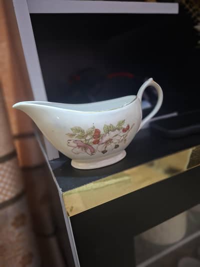 GRAVY BOAT OR SACUE BOAT