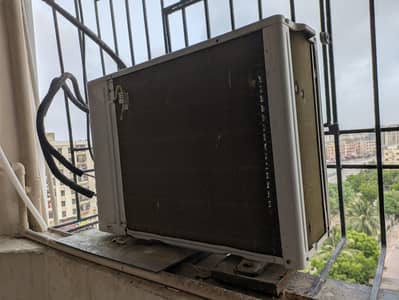 Haier DC inverter 1 ton for sale