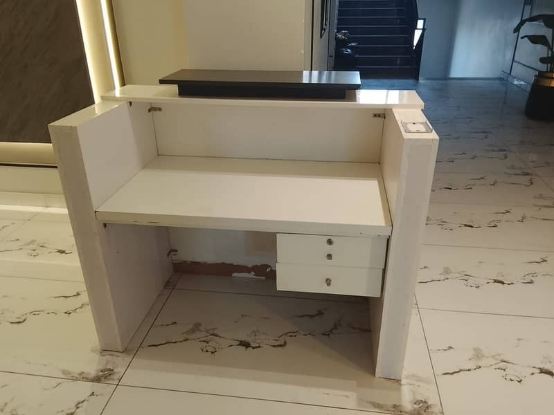office reciption table 0