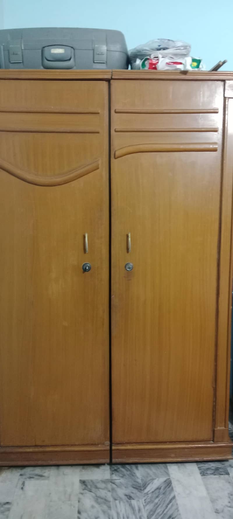 wardrobe 1