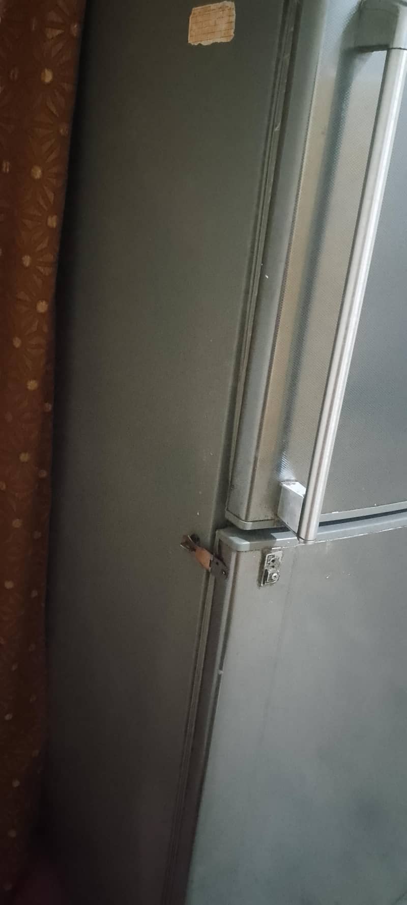 refrigerator 0
