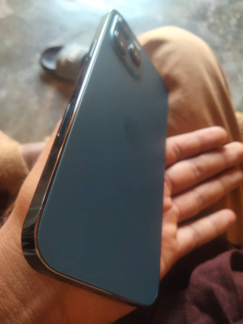 Apple iPhone 12 Pro Max 1