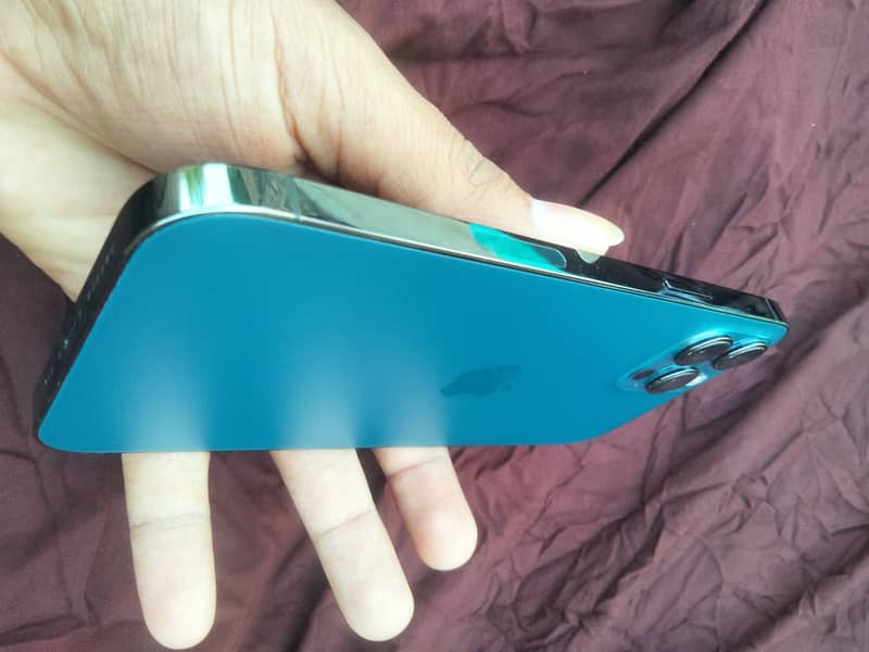 Apple iPhone 12 Pro Max 3