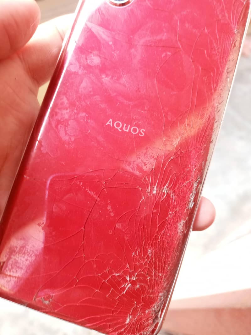 sharp aquos r2 4