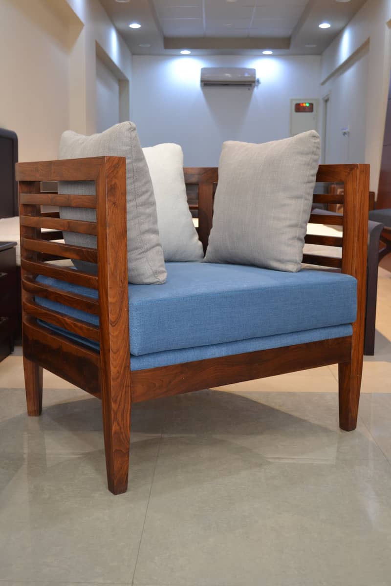 Sofa 7 Seater without centre table. 2