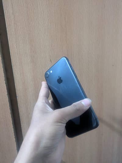 Apple iPhone 7