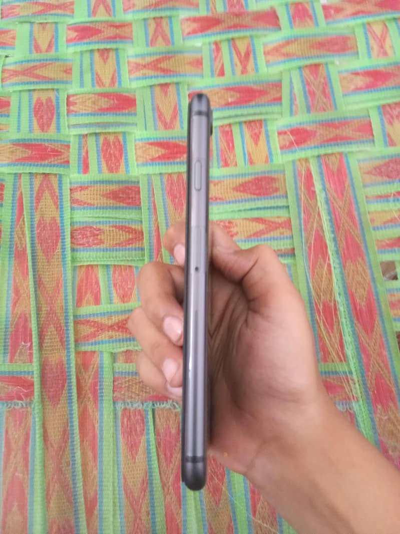 Apple iPhone 8 0