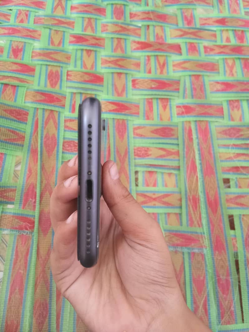 Apple iPhone 8 1
