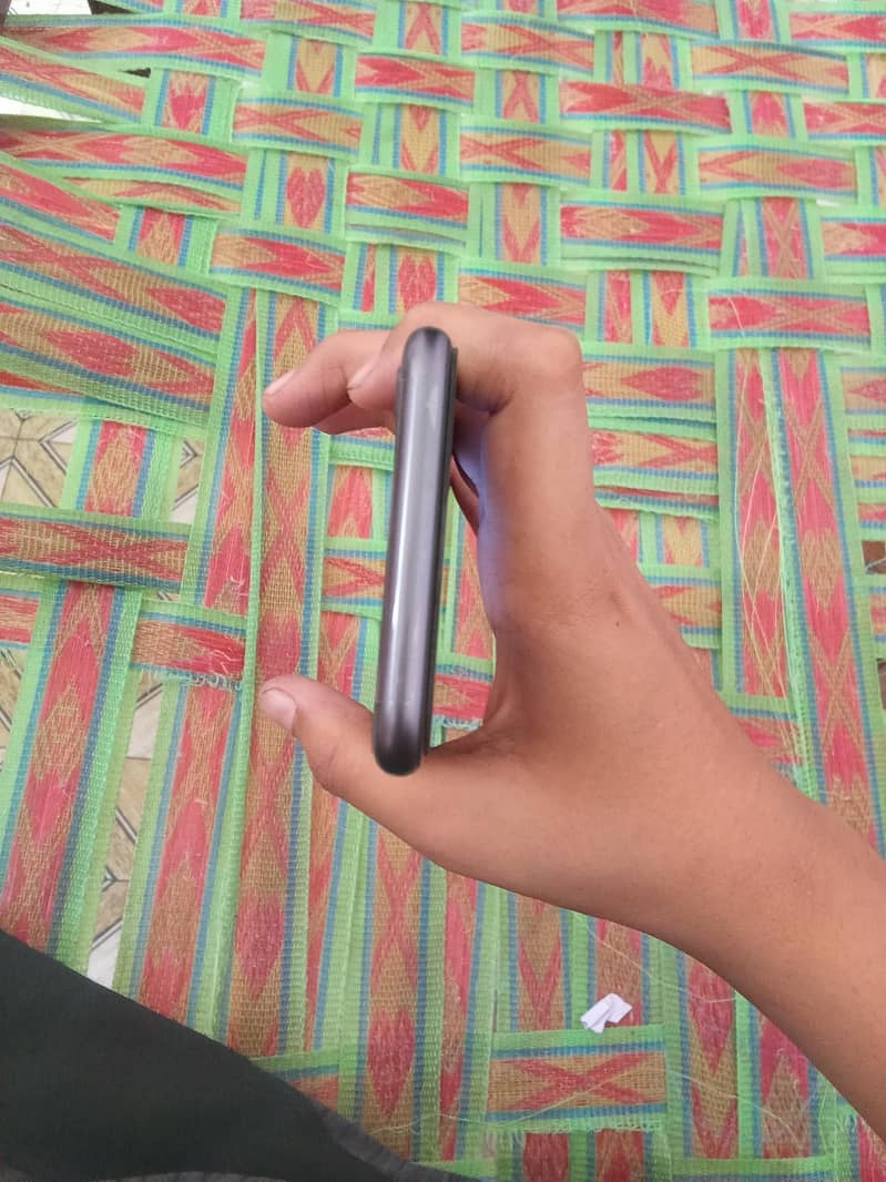 Apple iPhone 8 3