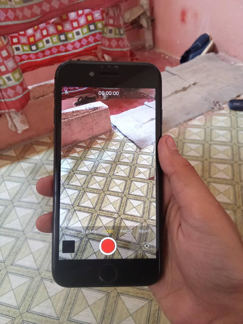 Apple iPhone 8 5