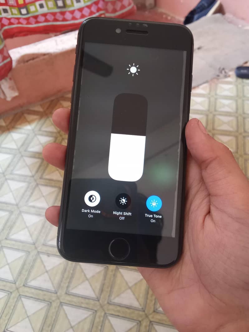 Apple iPhone 8 6
