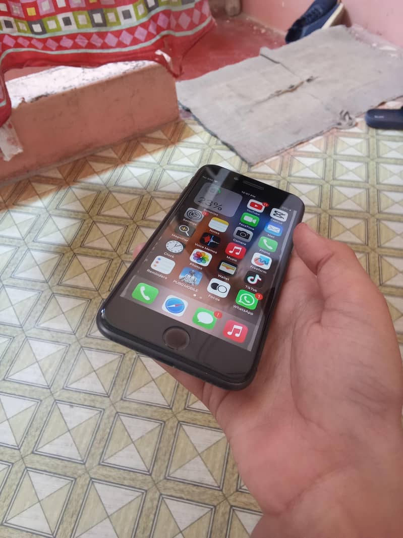 Apple iPhone 8 9