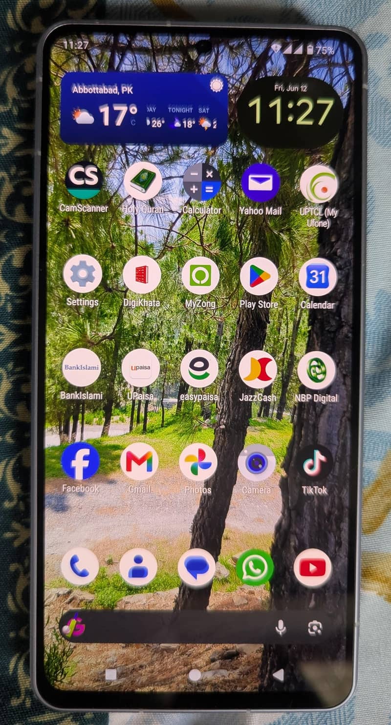 Sharp Aquos R7 0
