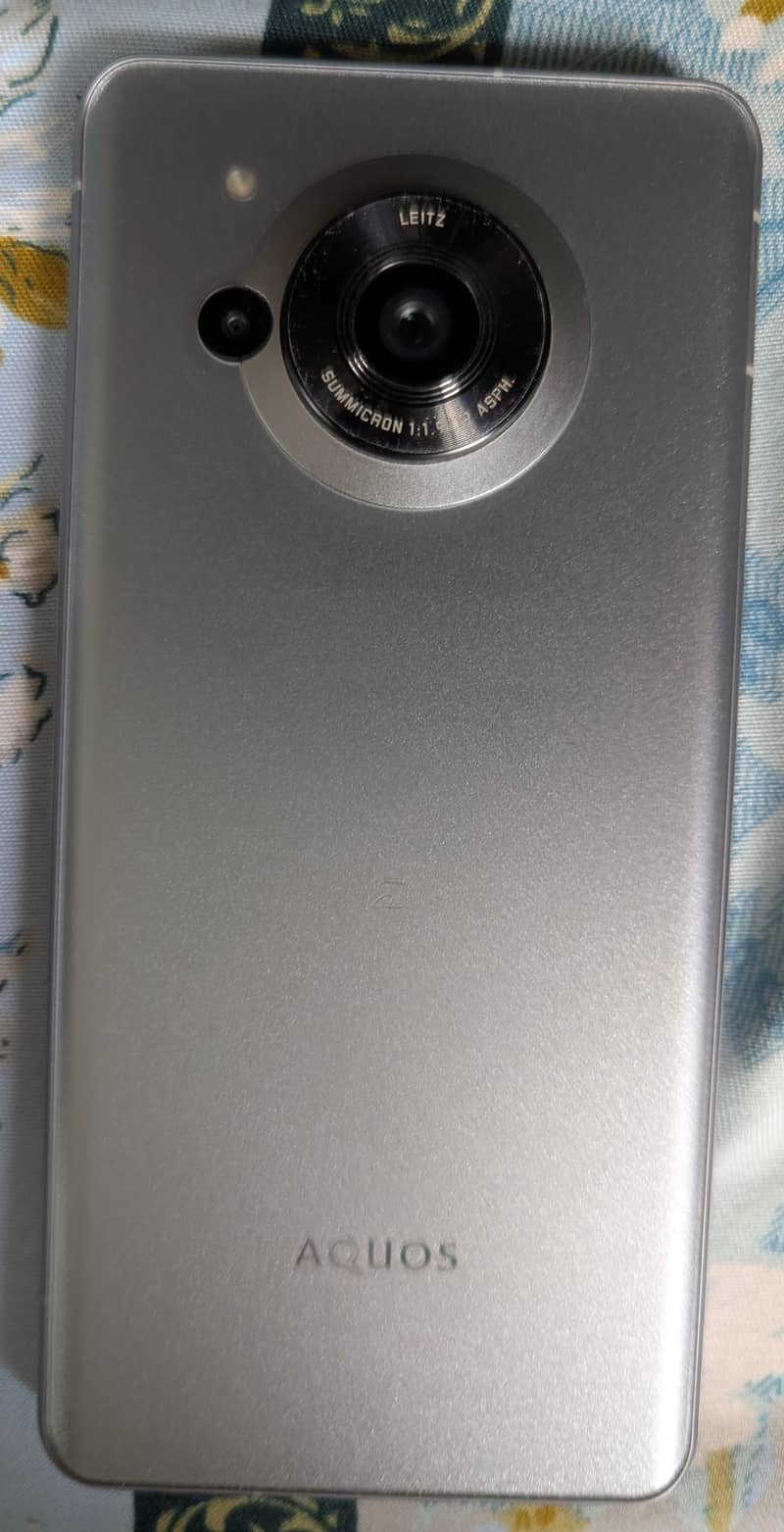 Sharp Aquos R7 2