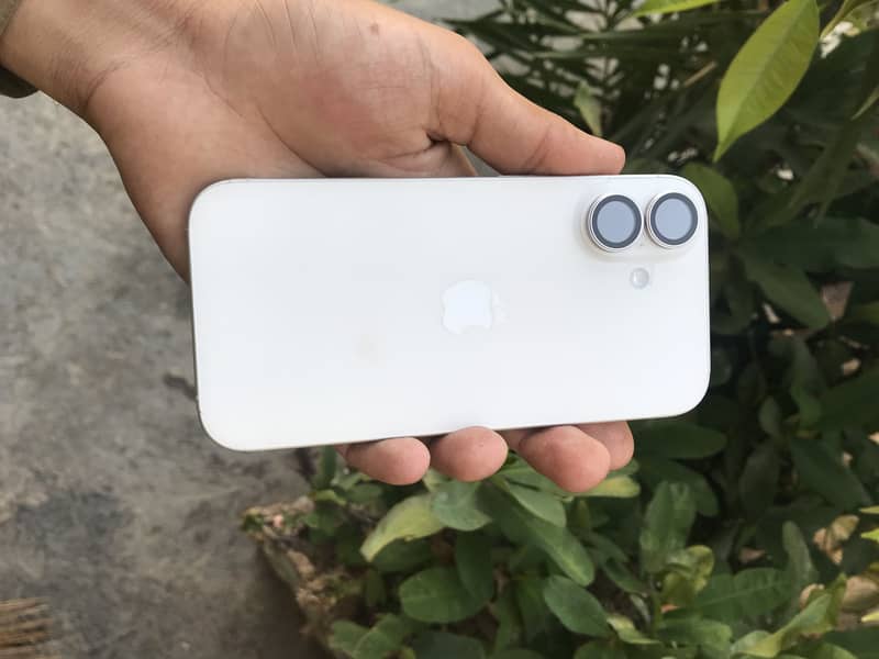 iPhone 16 1