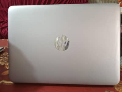 Hp Elite book 820 G3 core i-5 6th gen 8gp ddr4 256 SSD windo 10 pro