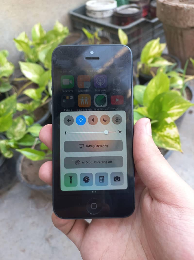 Apple iPhone 5 9