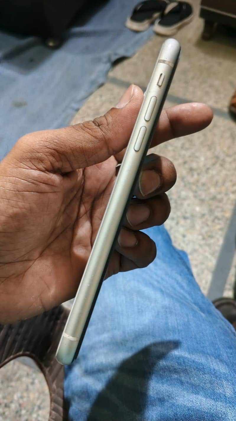 Apple iPhone 12 1