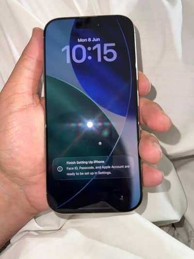 Apple iPhone 16 Pro
