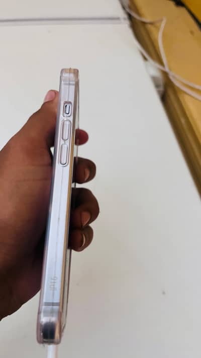 Apple iPhone 14