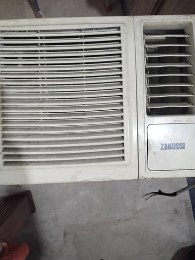 window ac zanussi . 75 ton
